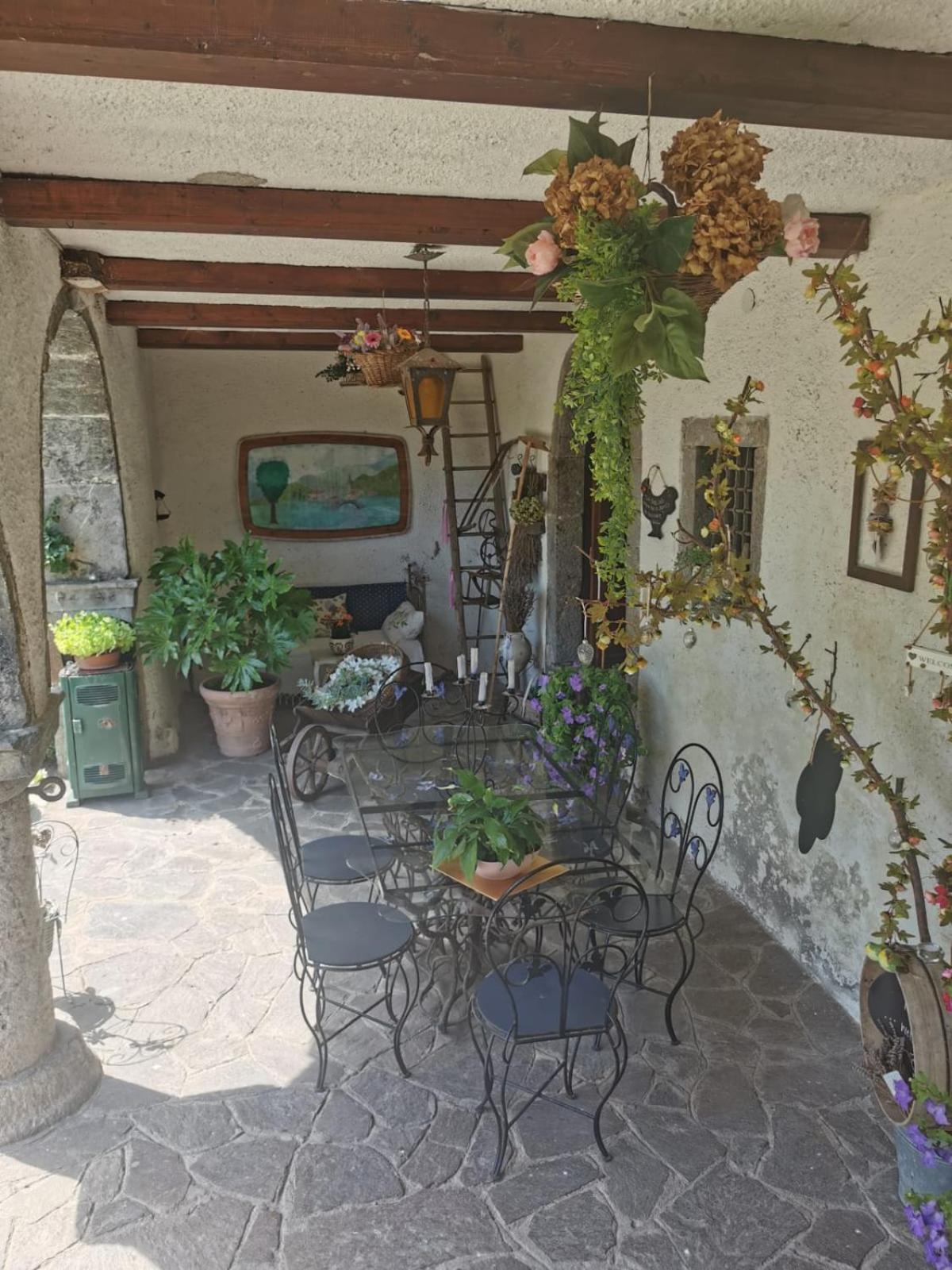 A Casa Di Gianni E Mari Bed and Breakfast Vestone Eksteriør billede