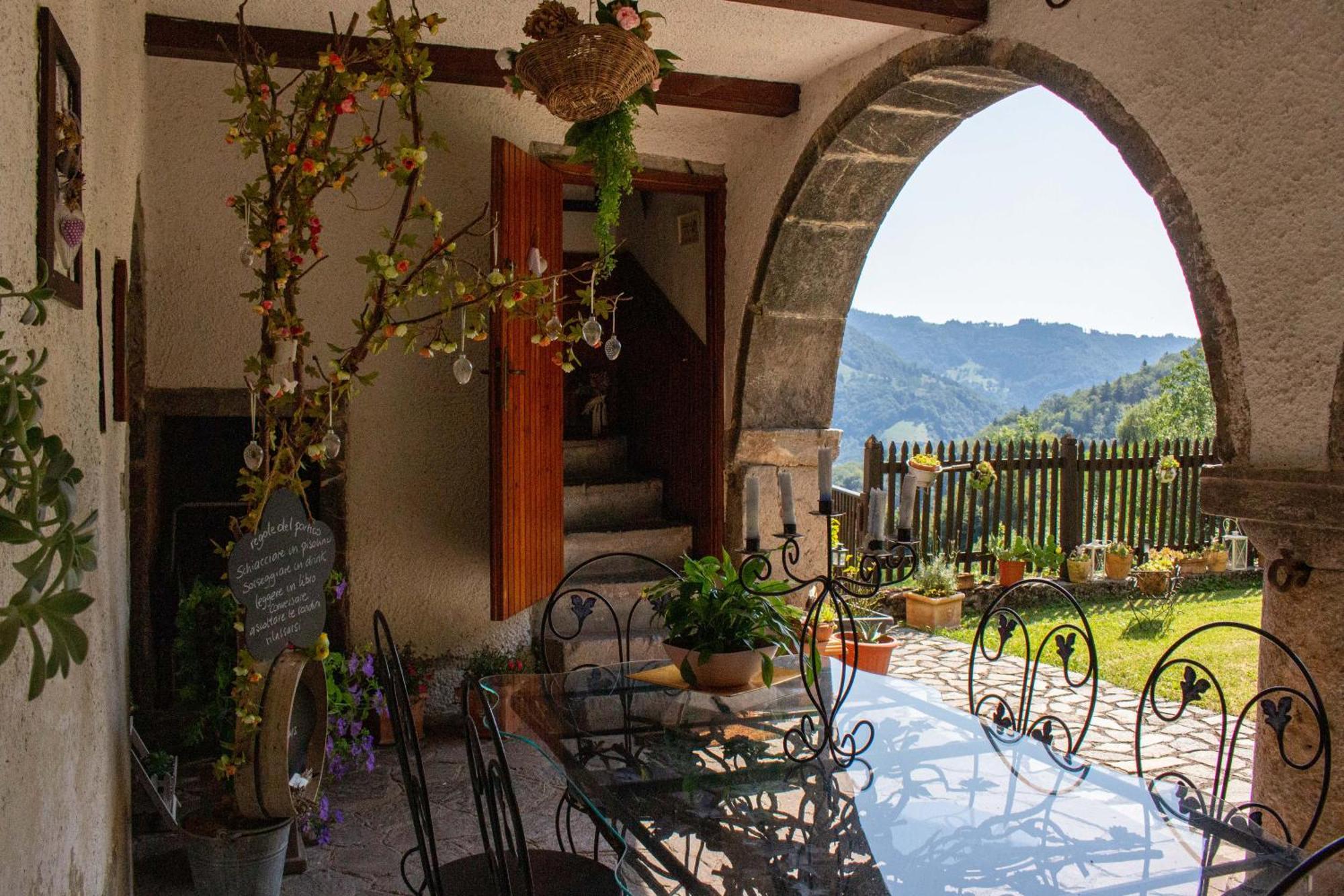 A Casa Di Gianni E Mari Bed and Breakfast Vestone Eksteriør billede