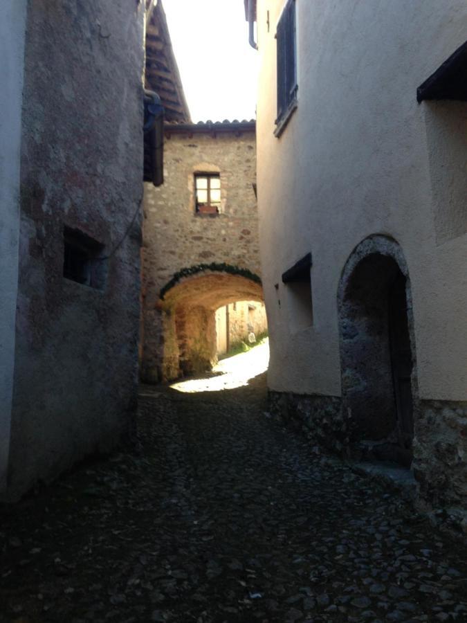 A Casa Di Gianni E Mari Bed and Breakfast Vestone Eksteriør billede
